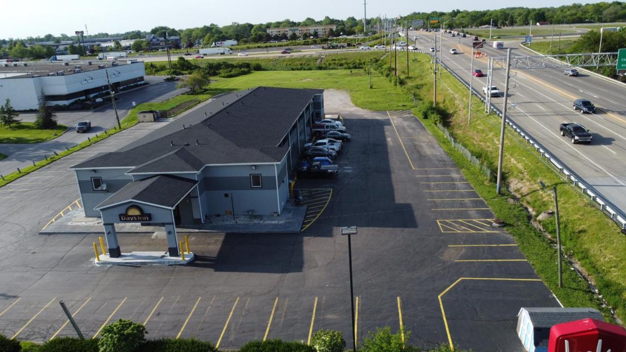 Days Inn By Wyndham Indianapolis East Post Road Exterior photo